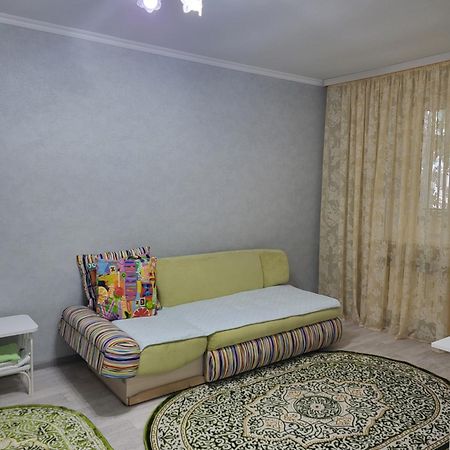 Ahmetova 4 30 Apartman Almati Kültér fotó
